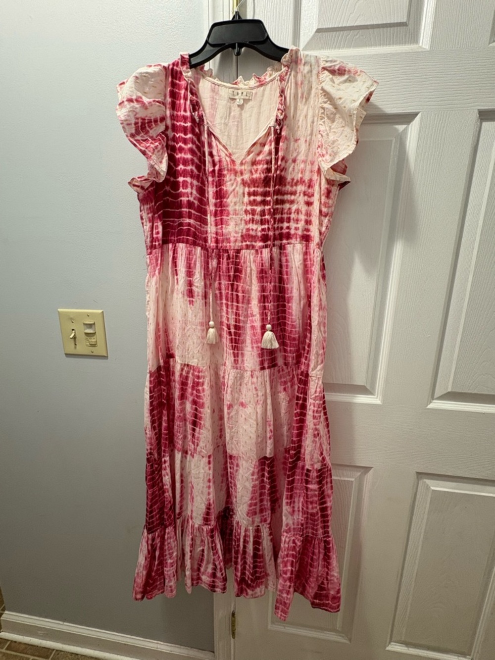 THML Anjuna Tie Dye Sleeveless Tiered Midi Dress Pink/White/Gold Size Small